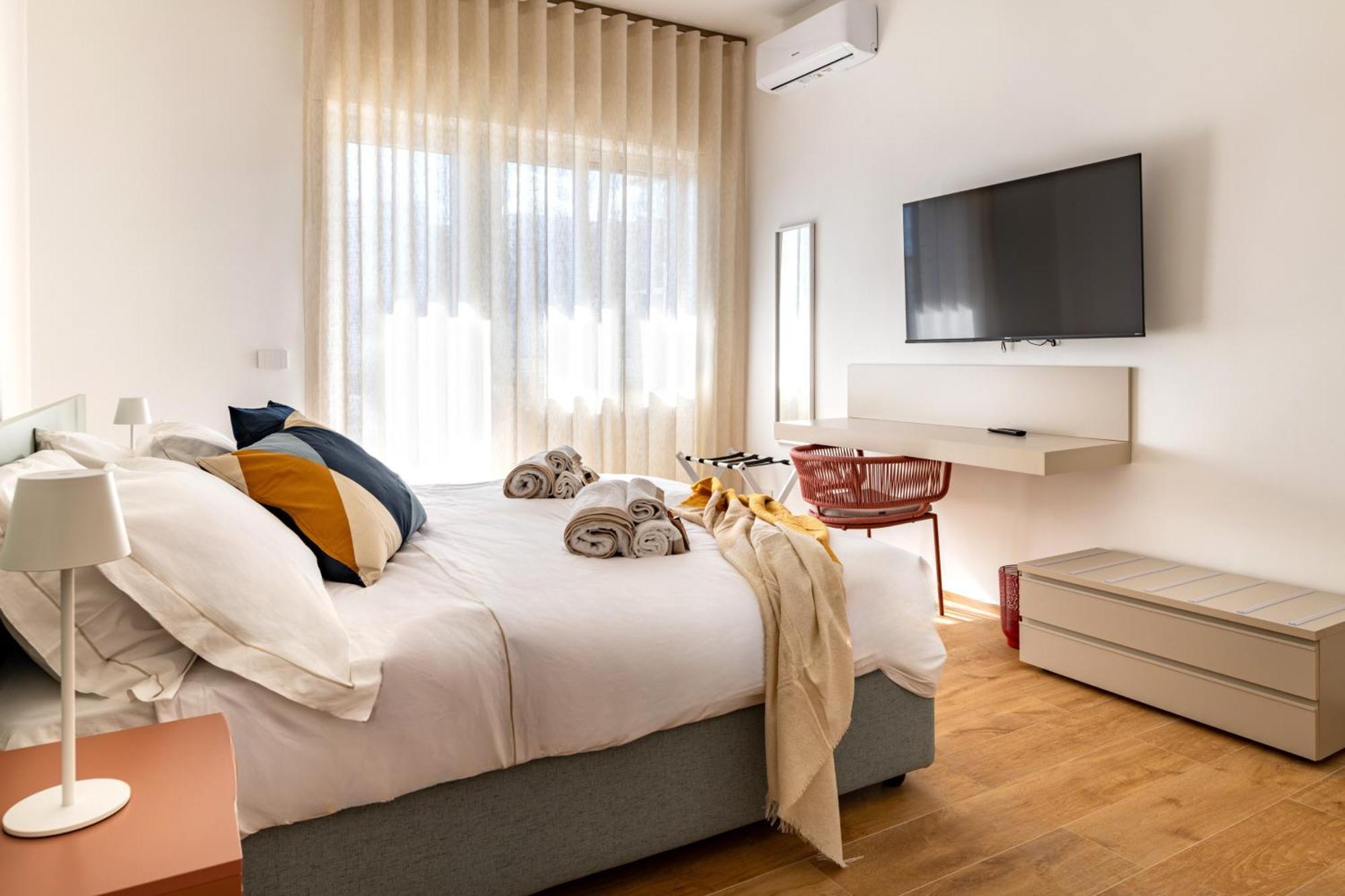New Elegant 2 Bedroom Apt. Near Parco 2 Giugno Bari Esterno foto
